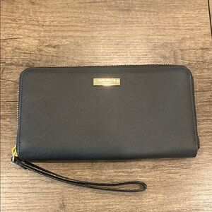 NWOT Kate Spade Black Zip-Around Wallet